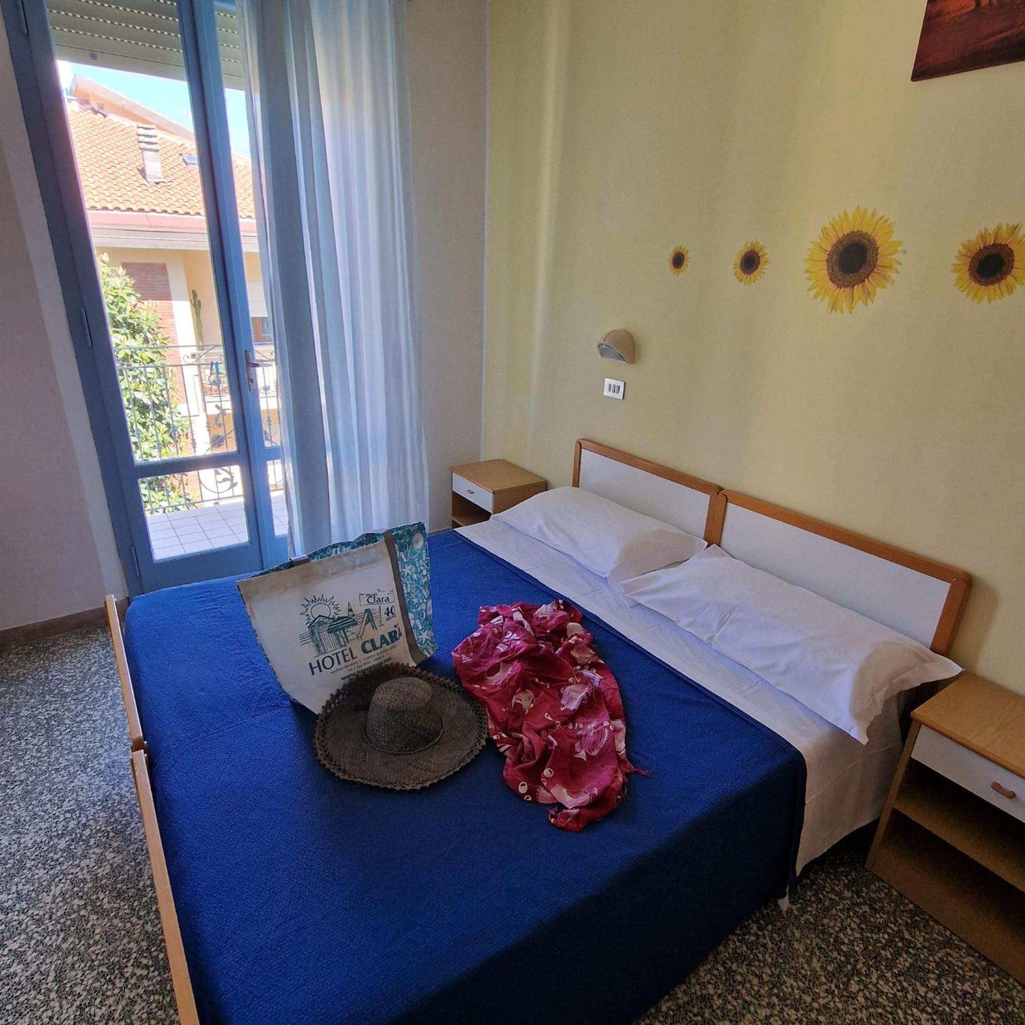Hotel Clara Rimini Kültér fotó